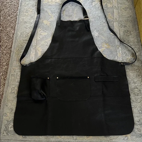 Black leather apron - Picture 6 of 9